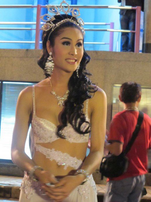 实拍比女人还女人的泰国极品人妖（图）