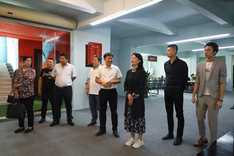 江西省商务厅厅长刘翠兰莅临天道创服集团参观考察