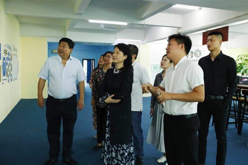 江西省商务厅厅长刘翠兰莅临天道创服集团参观考察