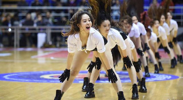 云想衣裳花想容，春风拂槛露华浓——三言两语说女人（随笔）