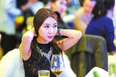 到底是哪些人花高价想睡郭美美?【组图】