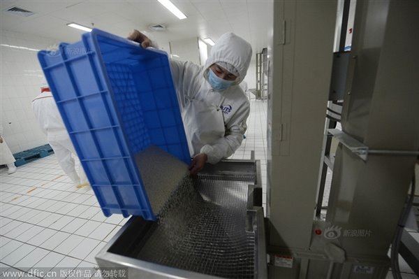 动车高铁上的盒饭是这样做的 你信吗？