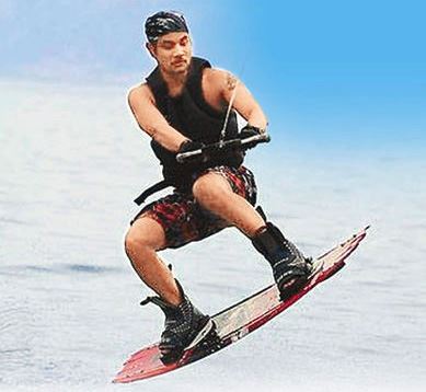 细数近期绯闻恋人被曝光的五大名人明星(图)