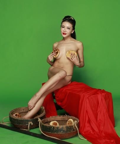 “潘金莲”龚玥菲全裸卖烧饼引诱谁？（图）