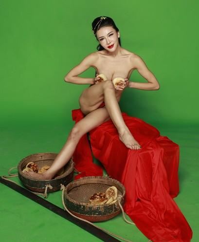“潘金莲”龚玥菲全裸卖烧饼引诱谁？（图）
