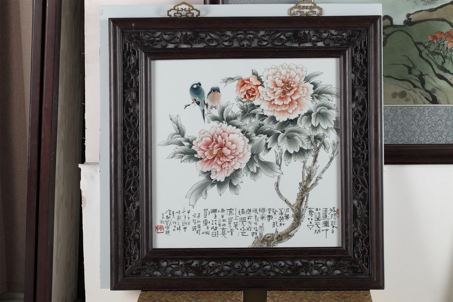 独树一帜的瓷板画艺术