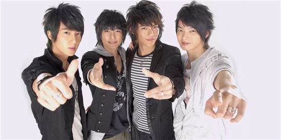 炎亚纶劈腿嫩男，飞轮海被带上热搜，为啥粉丝高兴不起来？