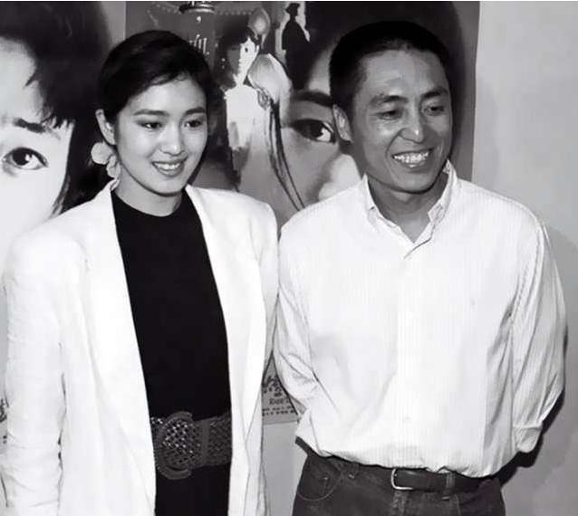 张艺谋老婆晒演出照,遭网友说像《大红灯笼高高挂》巩俐演的角色
