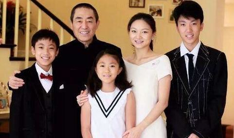 张艺谋老婆晒演出照，遭网友说像《大红灯笼高高挂》巩俐演的角色