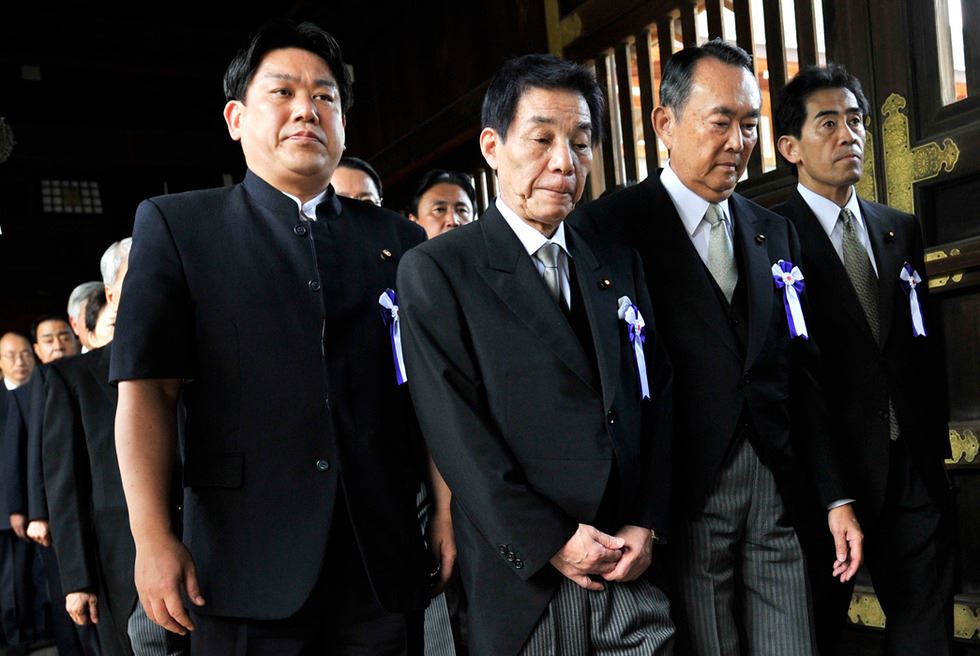 为何日本人几乎都崇拜靖国神社？