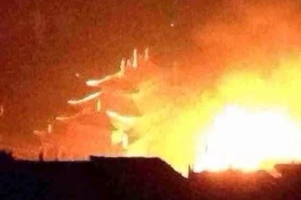 《四川佛学院发生大火》