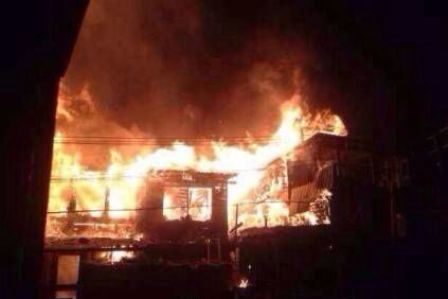 《四川佛学院发生大火》