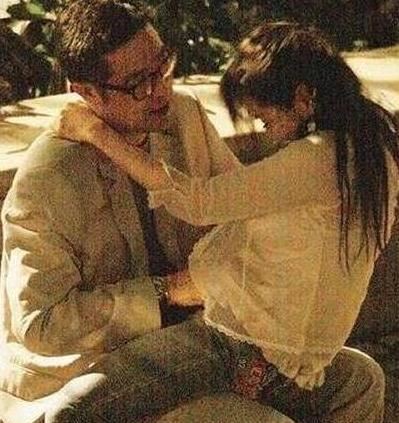 陈晓陈妍希领衔公园激吻缠绵被偷拍的五大明星