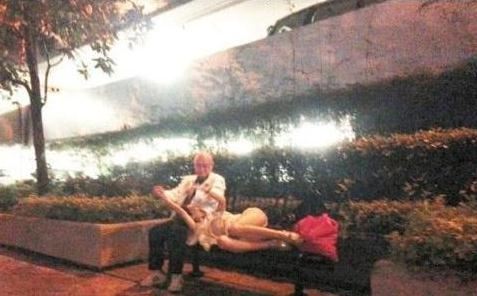 陈晓陈妍希领衔公园激吻缠绵被偷拍的五大明星