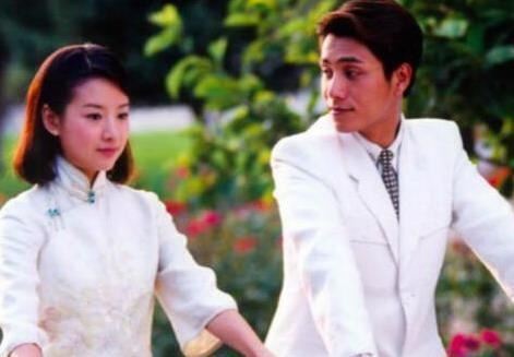 陈坤微博称“董洁是我的”，网友纷纷叫好和祝福