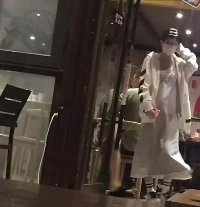 赵丽颖冯绍峰终于官宣怀孕：2019，娱乐圈还是逃不过真香定律？
