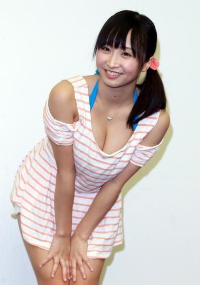 新生代AV女优每天脱光照镜检视全身(图)