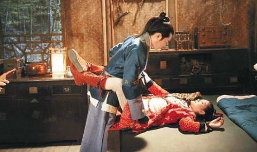 影视剧中10大波霸大玩裸身色诱销魂瞬间（组图）