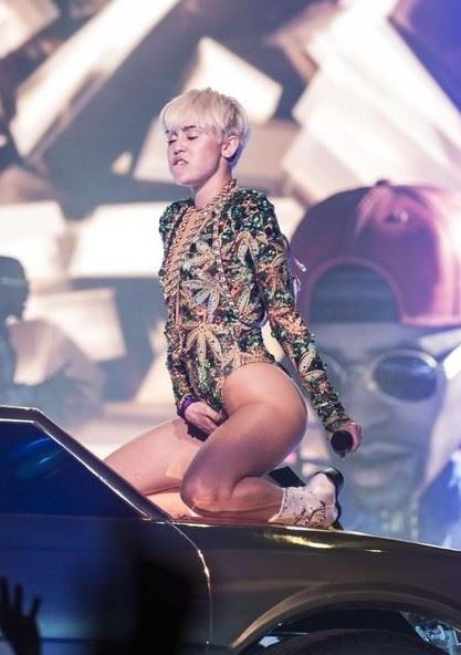 当众自摸下体博眼球的十大女星（图）