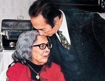 揭秘过着“一夫多妻”生活的男星富豪现状，齐人之福也不易享？