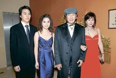 揭秘过着“一夫多妻”生活的男星富豪现状，齐人之福也不易享？