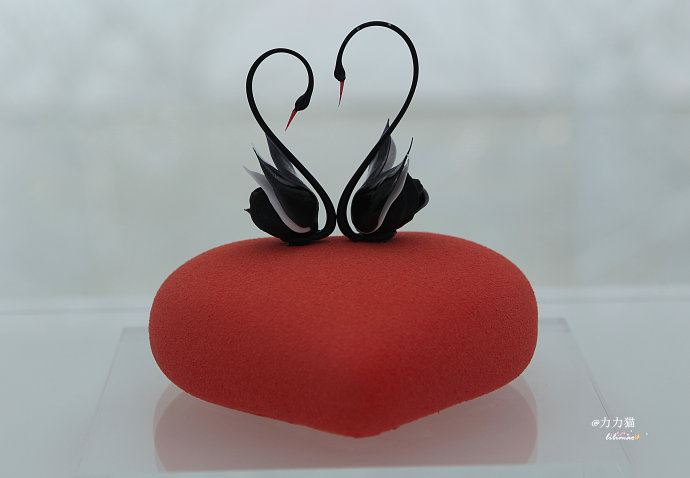 【北京】黑天鹅数千元的“贵族”蛋糕