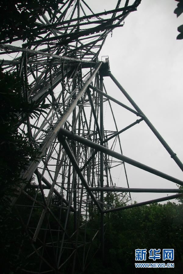 浙江宁波地标建筑摩天轮被台风吹折