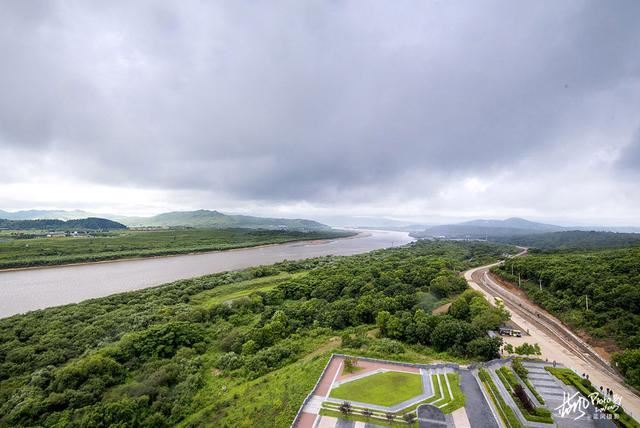 防川，雁鸣闻三国，笑语传三邦，三个国家在这里交界