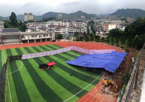 周蓬安:操场埋尸案,推土机司机应该尽快缉拿归案