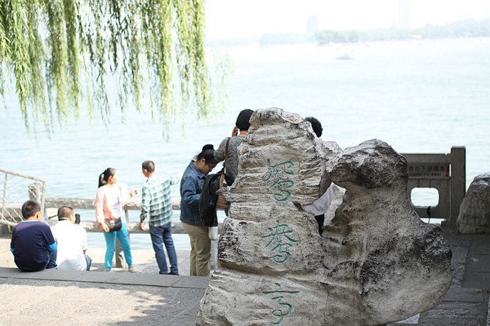 实拍：大明湖寻找我的夏雨荷