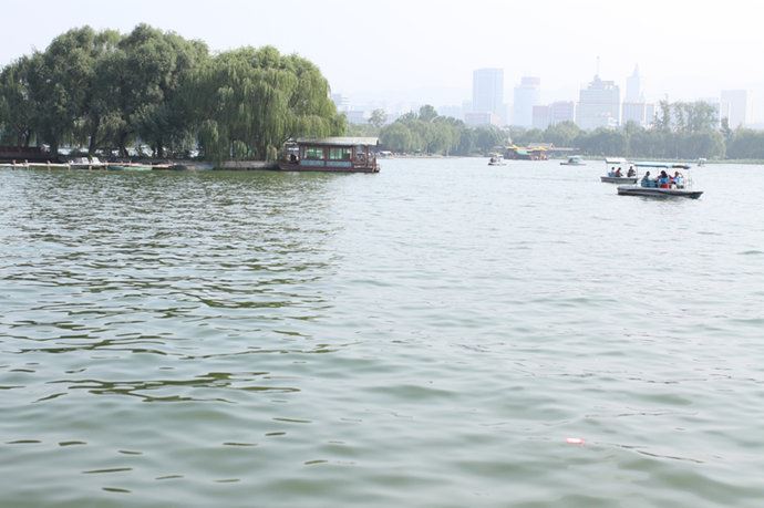 实拍：大明湖寻找我的夏雨荷