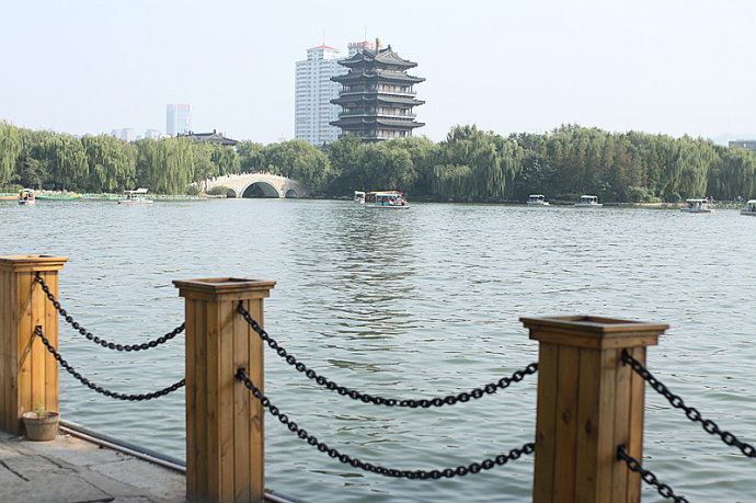 实拍：大明湖寻找我的夏雨荷