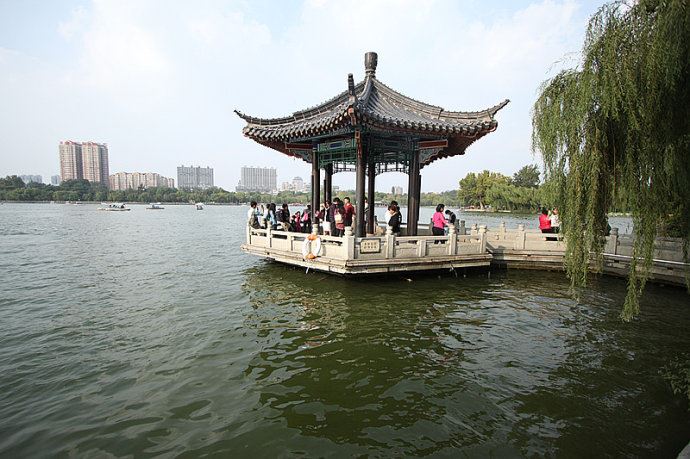 实拍：大明湖寻找我的夏雨荷