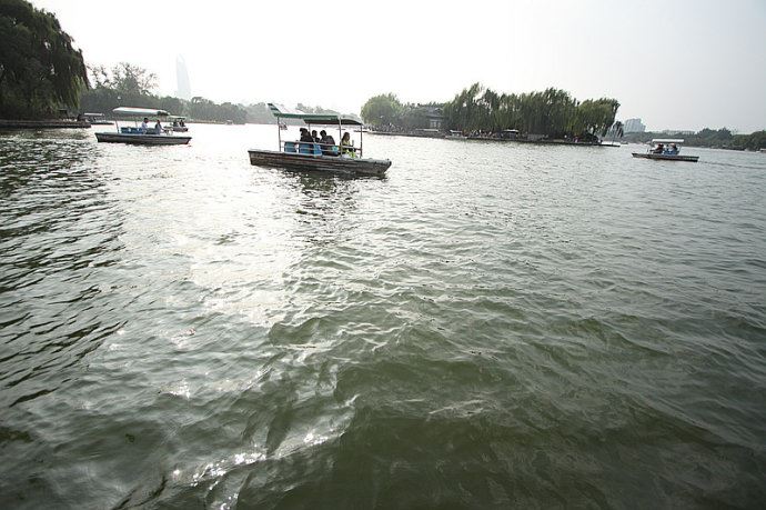 实拍：大明湖寻找我的夏雨荷