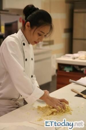 台湾明星女主厨不雅艳照曝光（图）