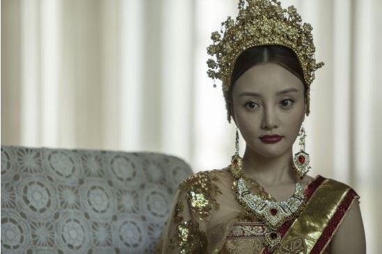 李小璐《私人订制》：性感辣妈实力演绎“百变大咖秀”