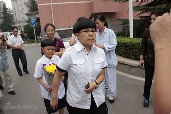 张泉灵白岩松等十大名嘴的帅仔靓女曝光(图)