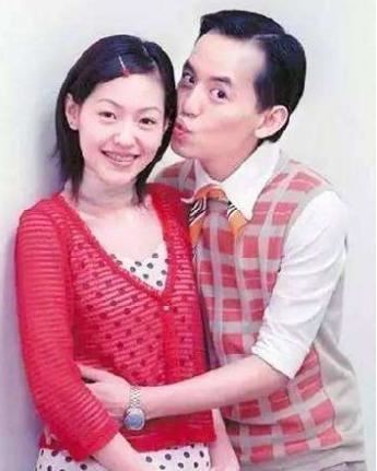 被曾宝仪小S哄抢未遂，娶小19岁90后美女，48岁黄子佼有何魅力？