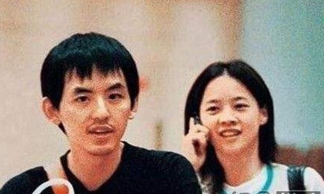 被曾宝仪小S哄抢未遂，娶小19岁90后美女，48岁黄子佼有何魅力？