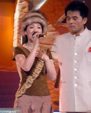 毕福剑抛弃结发妻子竟然是因为她（图）