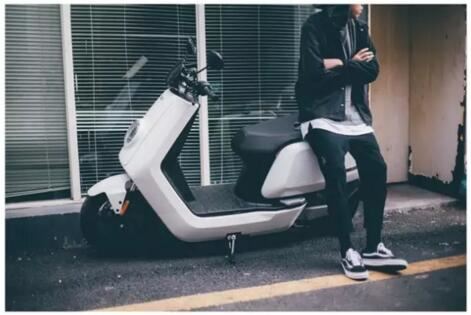 他是任正非的“干儿子”，李彦宏的战友，刚刚获刑2年6个月