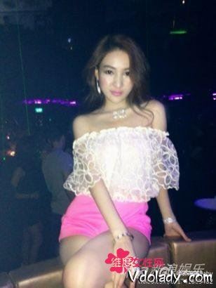 郭美美庆生引众怒 持续炫富引网友强烈谴责