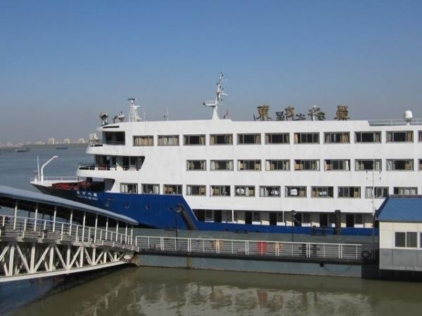 还原湖北长江倾覆客轮“东方之星”号