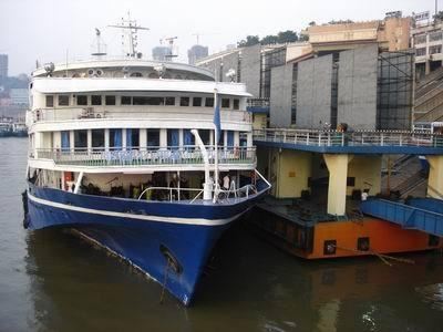 还原湖北长江倾覆客轮“东方之星”号