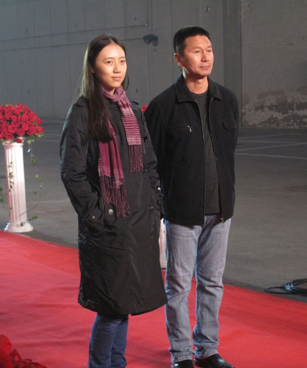 阎妮为何要捧场阎维文个唱？（独家图片）