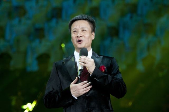 阎妮为何要捧场阎维文个唱？（独家图片）