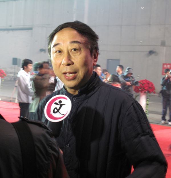 阎妮为何要捧场阎维文个唱？（独家图片）