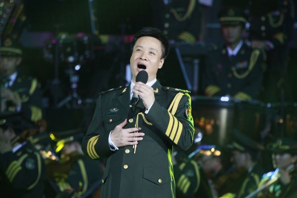 阎妮为何要捧场阎维文个唱？（独家图片）