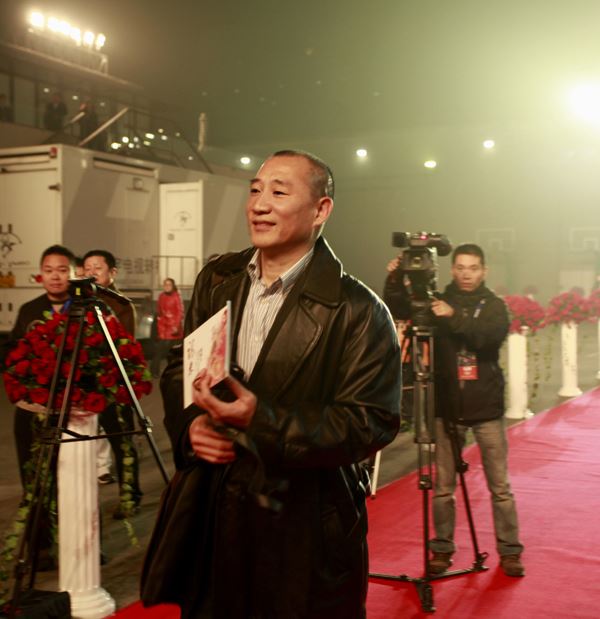 阎妮为何要捧场阎维文个唱？（独家图片）