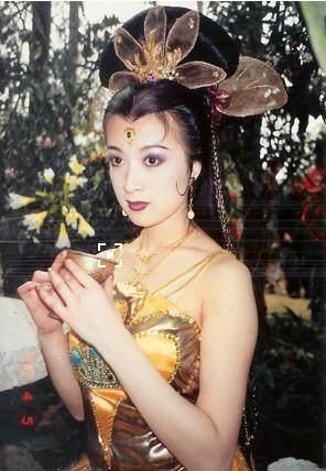 《西游记》孔雀公主金巧巧高龄生二胎